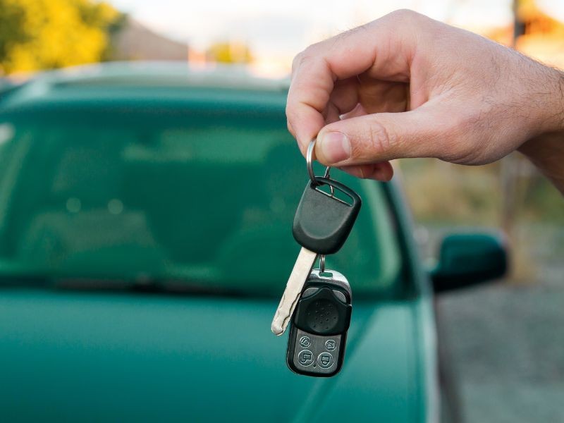 Herdei um Carro Financiado: O que Acontece com a Dívida?